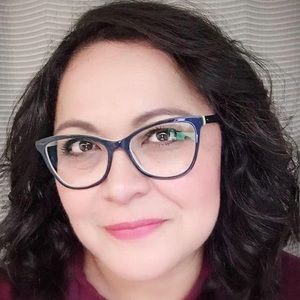 Meet your Posher, Stefanie